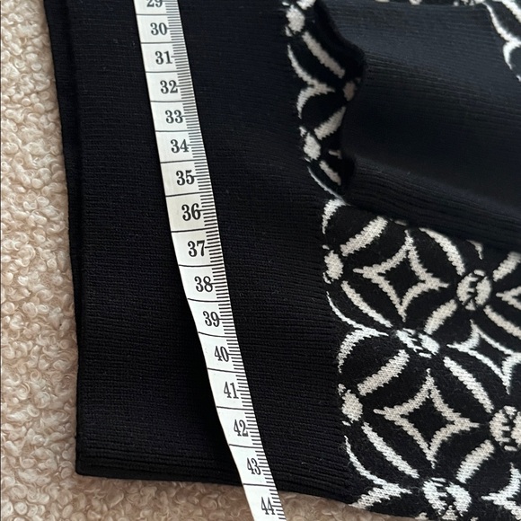 Michael Kors Men's Black and White Geometric Sweater - Picture 6 of 7